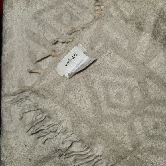 Elegant Beige Patterned Scarf - Picture 2 of 2